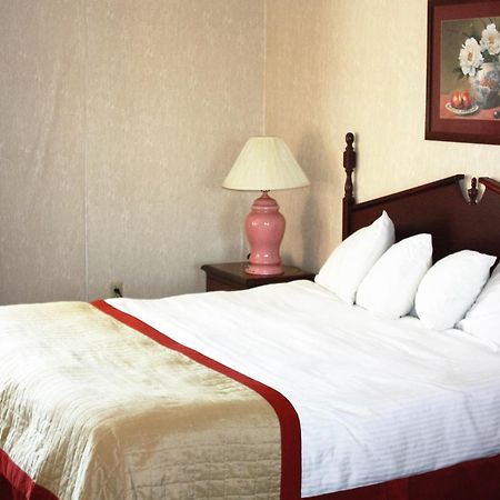 Baymont By Wyndham Jonesboro Hotel Cameră foto