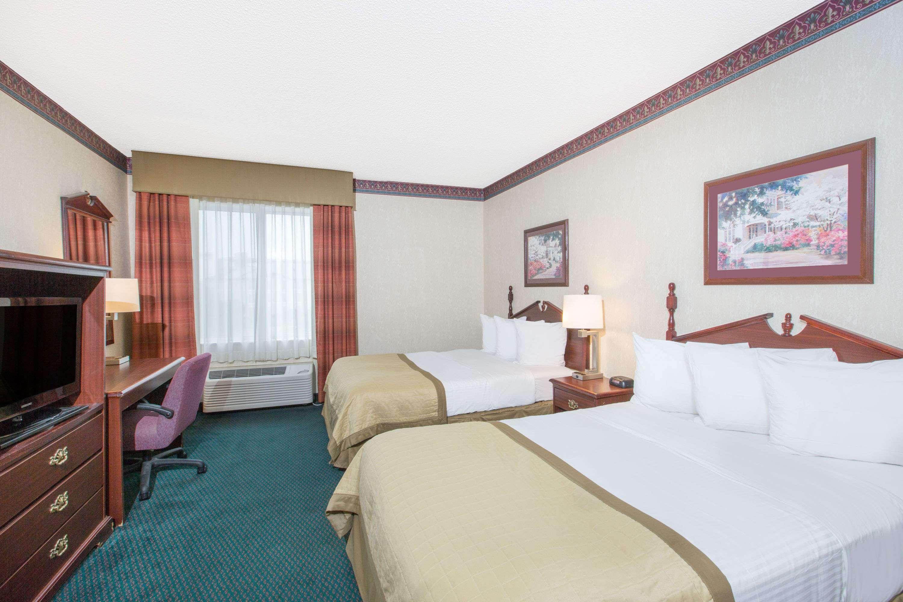 Baymont By Wyndham Jonesboro Hotel Exterior foto